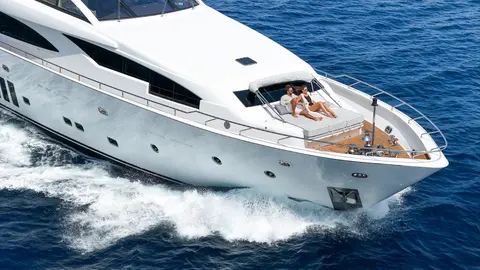 Millesime Yacht Charter, photograph 6