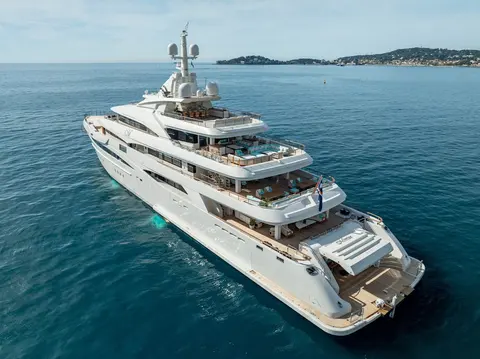 Mimtee Yacht Charter, photograph 10