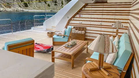 Mimtee Yacht Charter, photograph 2