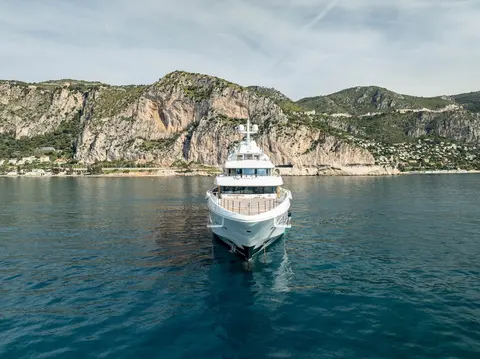 Mimtee Yacht Charter, photograph 6