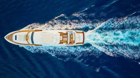 Mirage IV Yacht Charter, photograph 7