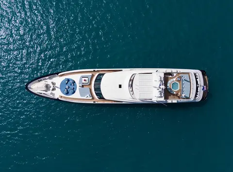 Mischief Yacht Charter, photograph 3