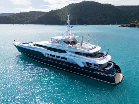 Mischief Yacht Charter, photograph 4