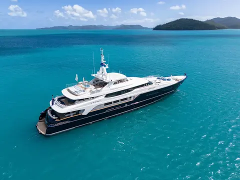 Mischief Yacht Charter, photograph 6