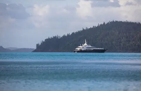 Mischief Yacht Charter, photograph 8