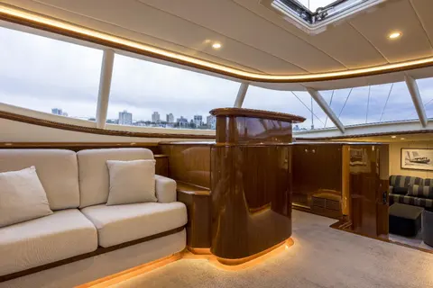 Miss Silver Yacht Charter, photograph 5