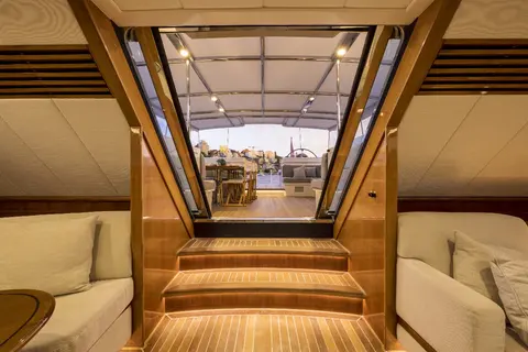 Miss Silver Yacht Charter, photograph 7