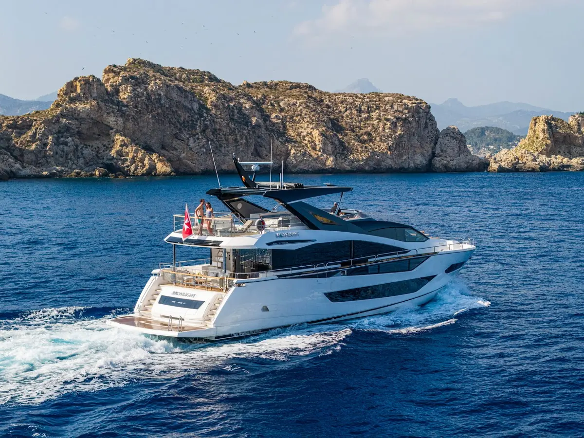 Moonlight Yacht Charter