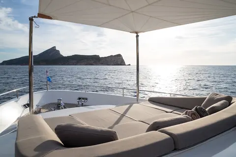 Moonshot Yacht Charter, photograph 12