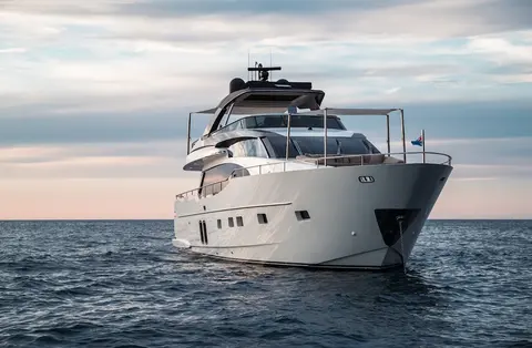 Moonshot Yacht Charter, photograph 4