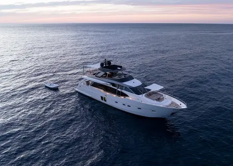 Moonshot Yacht Charter, photograph 5