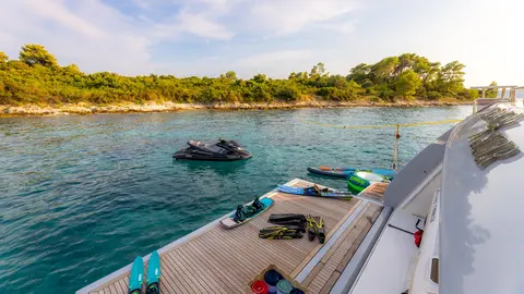 Morning Star III Yacht Charter, photograph 12