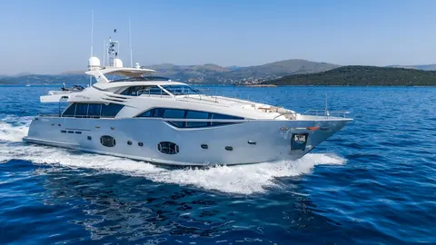 Morning Star III Yacht Charter, photograph 2