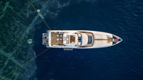 Morning Star III Yacht Charter, photograph 6