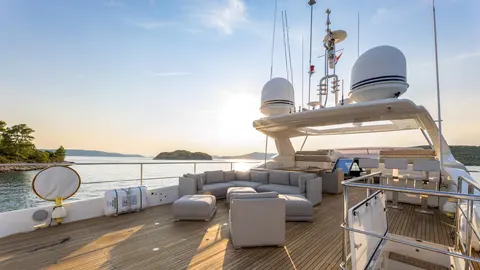 Morning Star III Yacht Charter, photograph 7