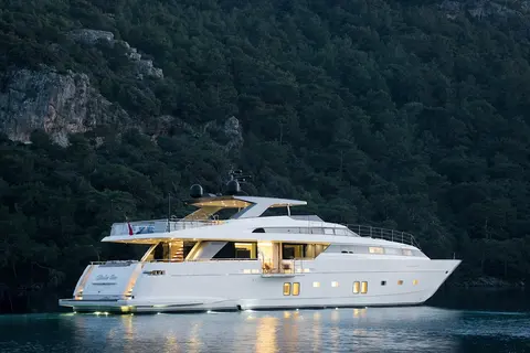 Morning Star Yacht Charter, photograph 2