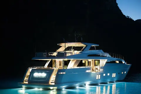Morning Star Yacht Charter, photograph 3