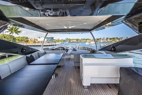 Mozz II Yacht Charter, photograph 10