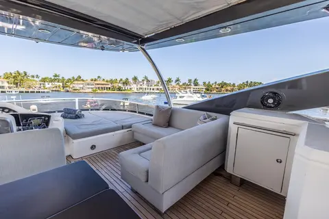 Mozz II Yacht Charter, photograph 12