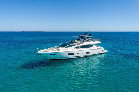 Mozz II Yacht Charter, photograph 2