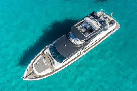 Mozz II Yacht Charter, photograph 3