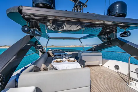 Mozz II Yacht Charter, photograph 8