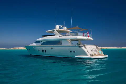 Mr & Mrs Smith Yacht Charter in Dubai, photograph 3
