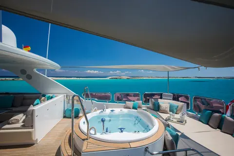 Mr & Mrs Smith Yacht Charter in Dubai, photograph 7