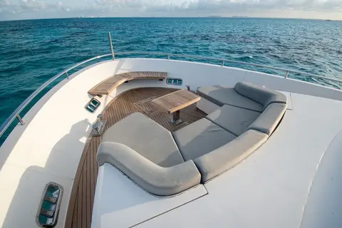 Muma Yacht Charter, photograph 11
