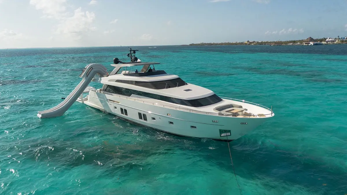 Muma Yacht Charter