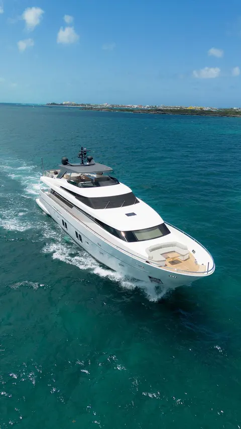 Muma Yacht Charter, photograph 3