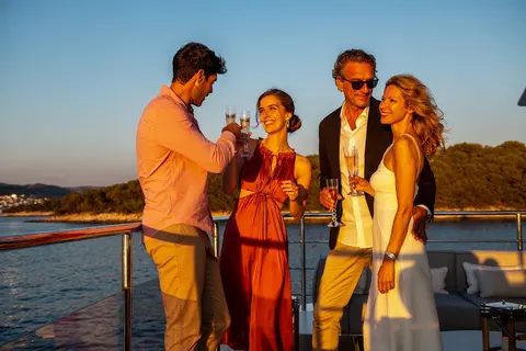MY Mayva Yacht Charter, photograph 10