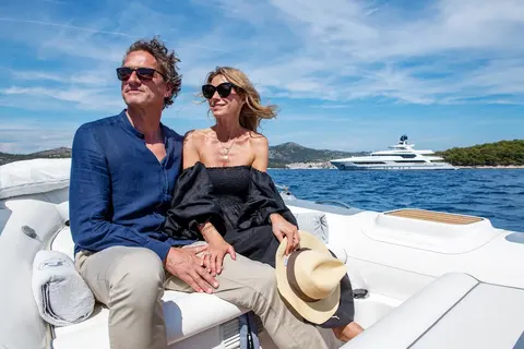 MY Mayva Yacht Charter, photograph 3