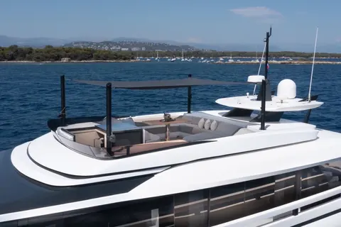MY Uilia Yacht Charter, photograph 5
