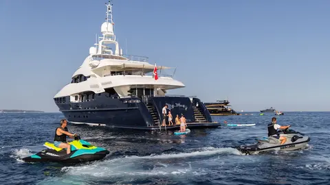 MY Way V Yacht Charter, photograph 2