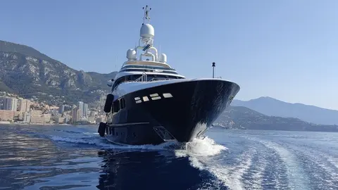 MY Way V Yacht Charter, photograph 3