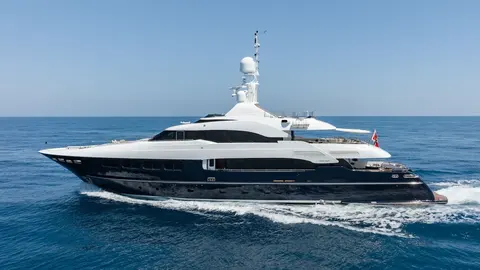 MY Way V Yacht Charter, photograph 4