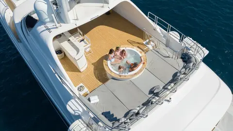 MY Way V Yacht Charter, photograph 6