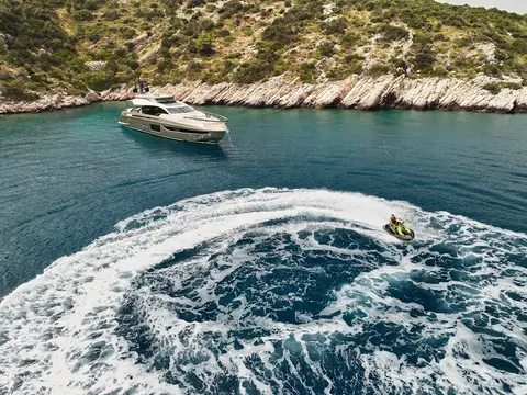 Myne Yacht Charter, photograph 7