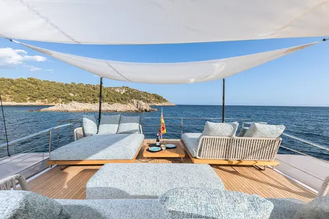 Nailu+ Yacht Charter, photograph 8
