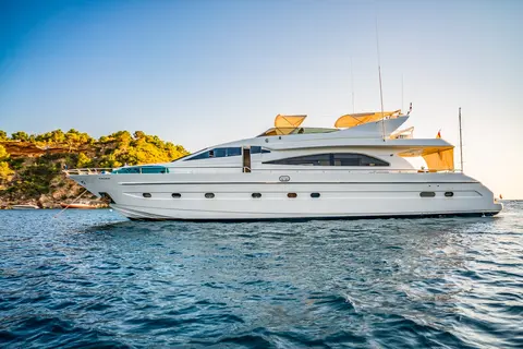 Nephenta Yacht Charter, photograph 2