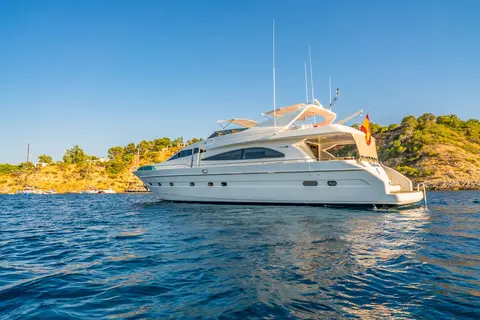 Nephenta Yacht Charter, photograph 4