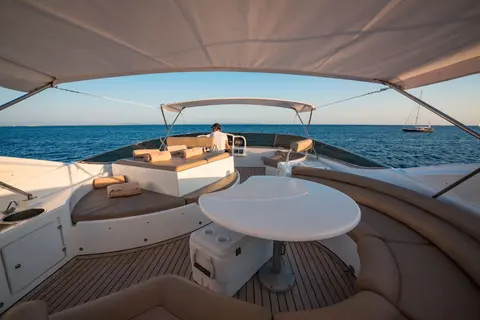 Nephenta Yacht Charter, photograph 7