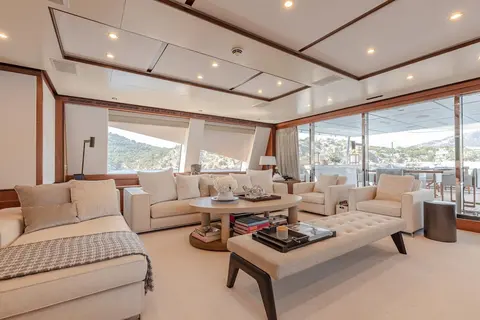 New Waves Yacht Charter, photograph 11