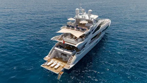New Waves Yacht Charter, photograph 3