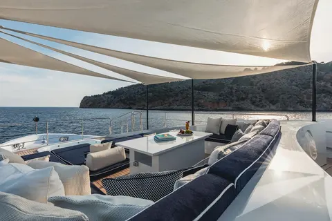 New Waves Yacht Charter, photograph 5