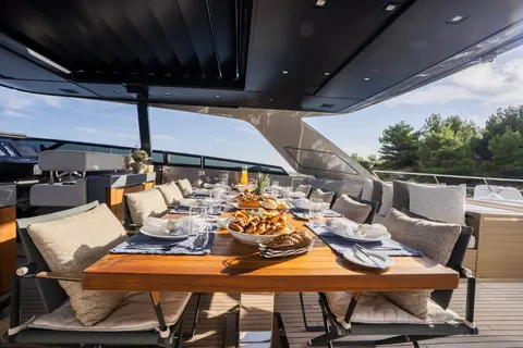 Noor II Yacht Charter, photograph 6
