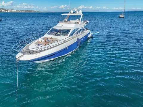 Not Dead Yet Yacht Charter, photograph 8
