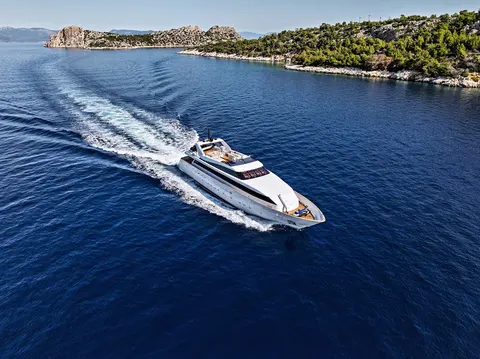 Nova Yacht Charter, photograph 2