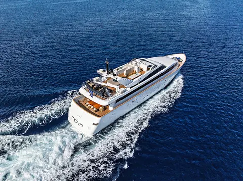 Nova Yacht Charter, photograph 4